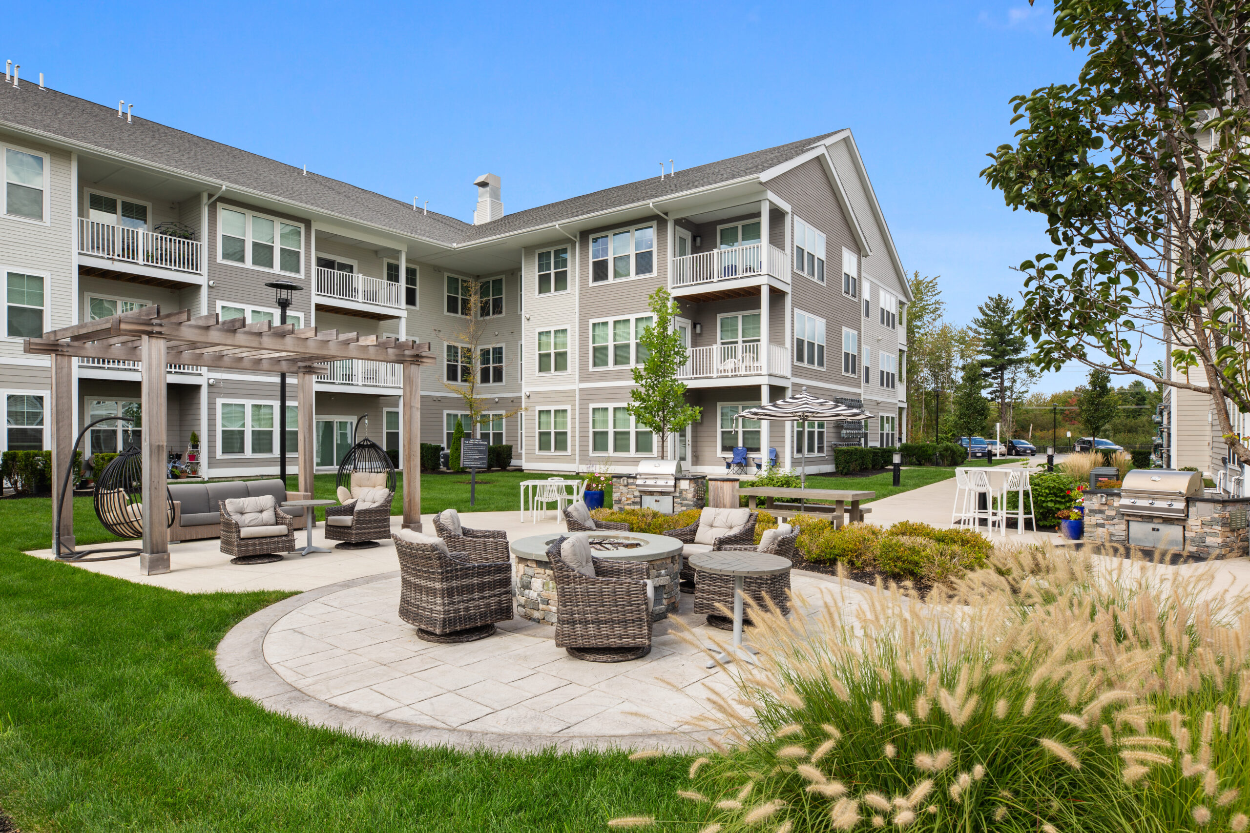 Outdoor courtyard at The Point at 3 North